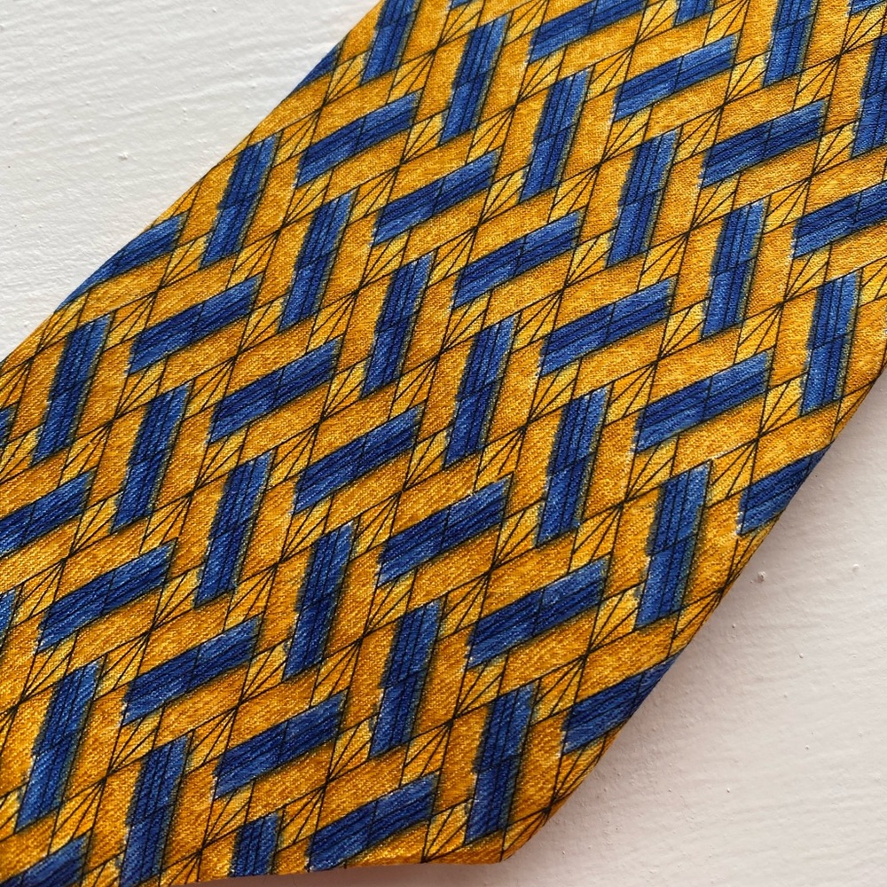 Geoffrey Beene Vintage Zig Zag Stripe Men's Tie Yellow Gold Blue